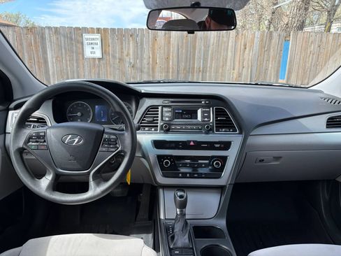 Used 2015 Hyundai Sonata SE FWD image 17