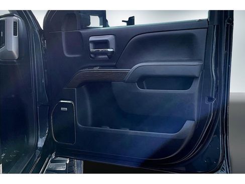 Used 2018 GMC Sierra 2500 Denali image 28