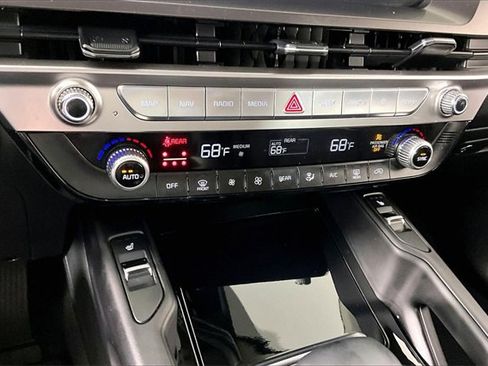 Certified 2024 Kia Telluride S w/ S Sunroof Package image 15