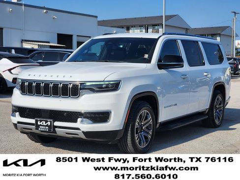 Used 2024 Jeep Wagoneer L Series II w/ Flexible Seating Group AWD/4WD image 3