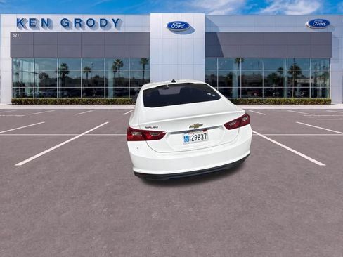 Used 2017 Chevrolet Malibu LS FWD image 6