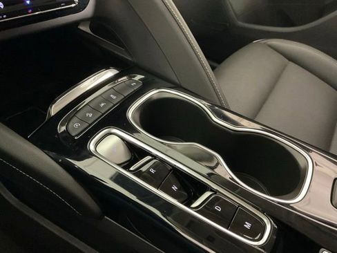 Used 2023 Buick Envision Essence image 23