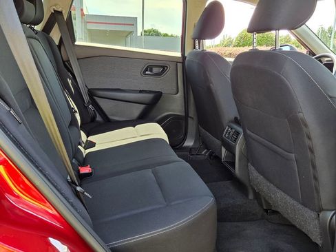 Used 2023 Nissan Rogue S FWD image 15