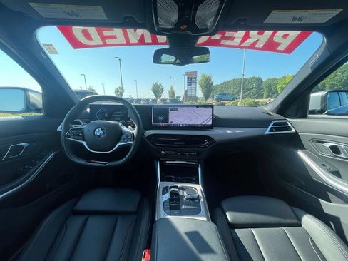 Used 2025 BMW 330i Sedan RWD image 28