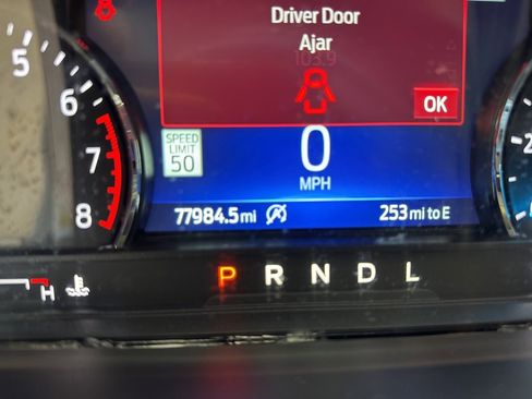 Certified 2021 Ford Explorer XLT w/ Equipment Group 202A image 3