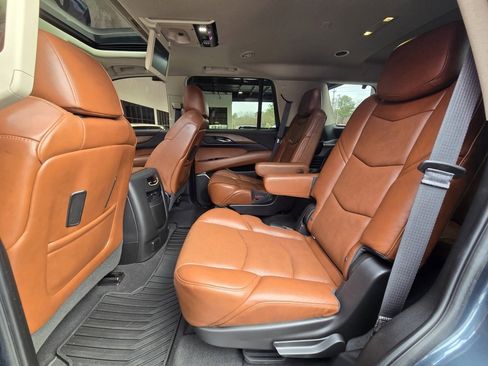 Used 2019 Cadillac Escalade Luxury image 15
