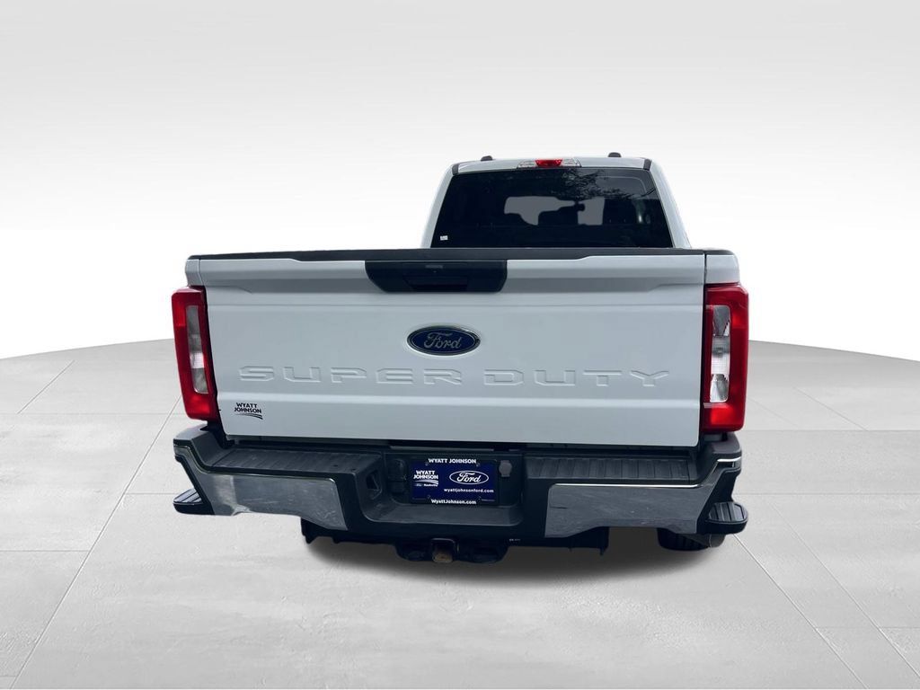 Certified 2024 Ford F250 XL w/ XL Chrome Package AWD/4WD image 4