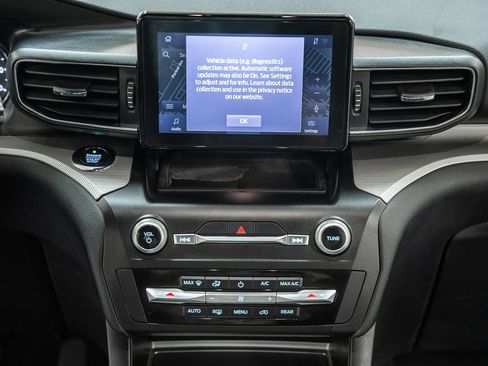 Certified 2020 Ford Explorer XLT w/ Equipment Group 202A image 28