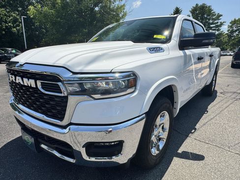 Used 2025 RAM 1500 Big Horn AWD/4WD image 3