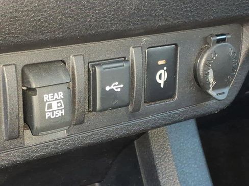 Used 2022 Toyota Tacoma TRD Off-Road image 19