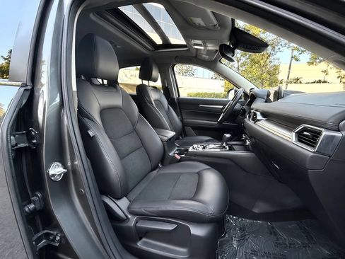 Used 2017 MAZDA CX-5 Touring w/ Preferred Equipment Package AWD/4WD image 11