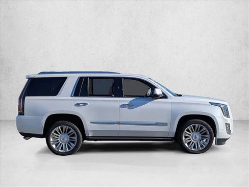 Used 2018 Cadillac Escalade Platinum image 4