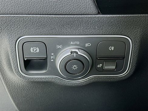 New 2026 Mercedes-Benz GLA 250 GLA 250 image 11