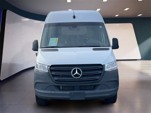 Used 2024 Mercedes-Benz Sprinter 2500 image 7