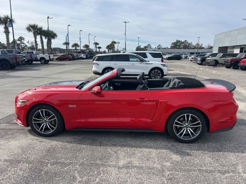 Used 2017 Ford Mustang GT Premium image 9