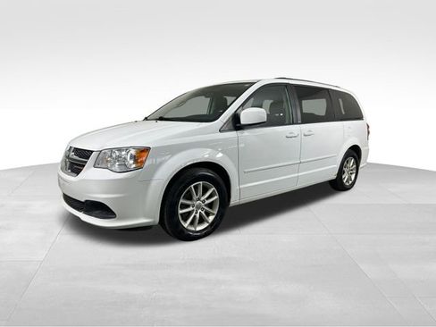 Used 2014 Dodge Grand Caravan SXT image 2