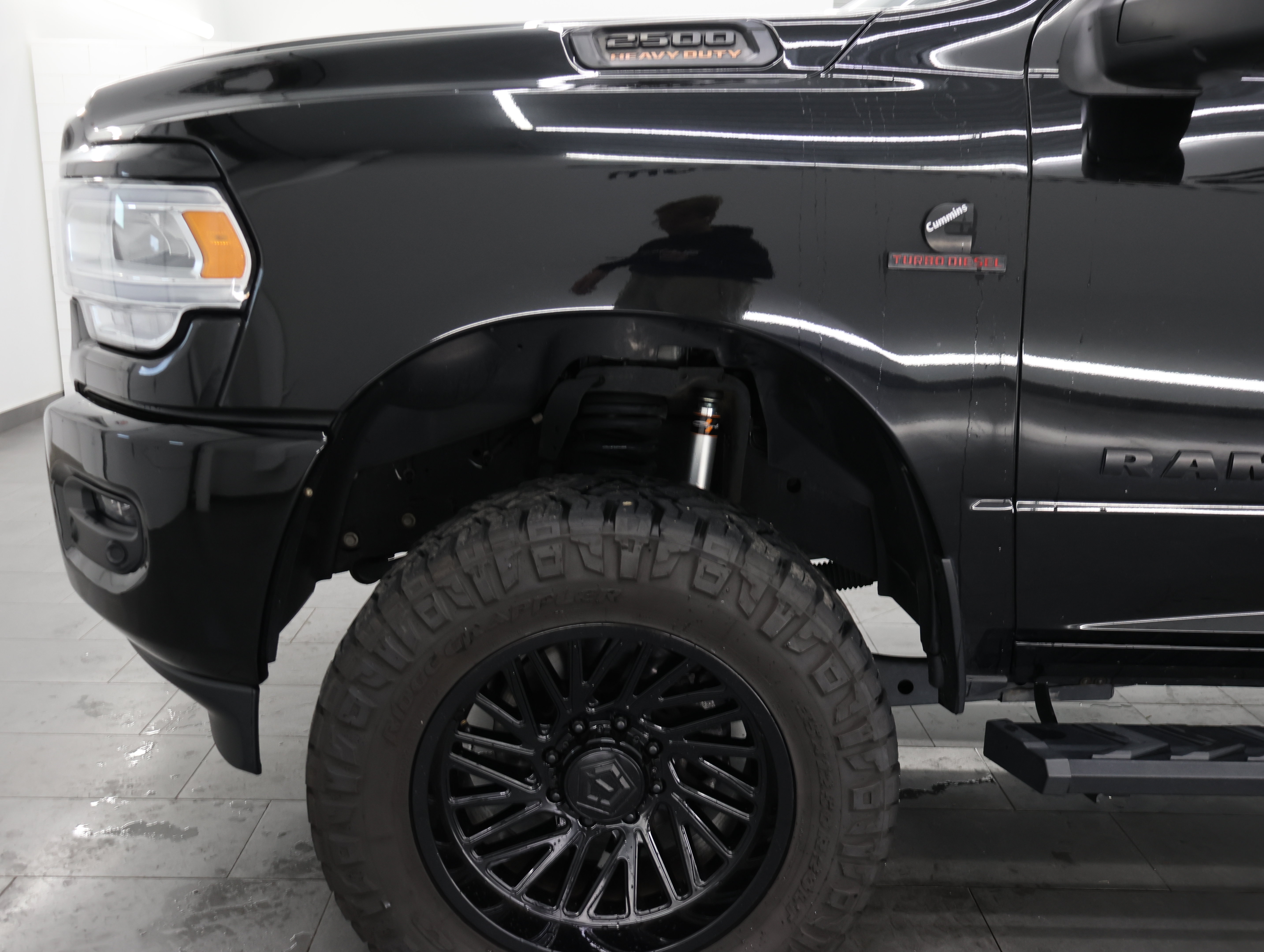 Used 2024 RAM 2500 Laramie AWD/4WD image 32