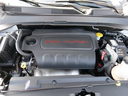 Used 2022 Jeep Compass High Altitude AWD/4WD image 38