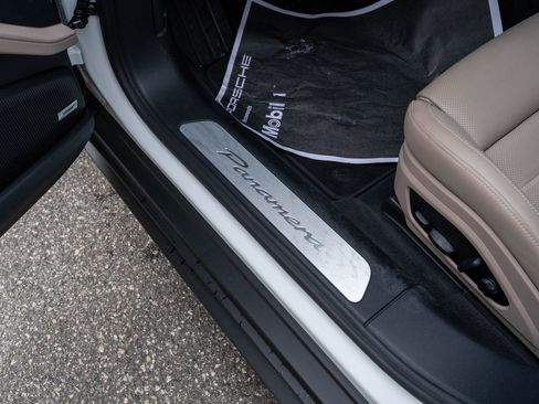 Certified 2025 Porsche Panamera 4 image 23