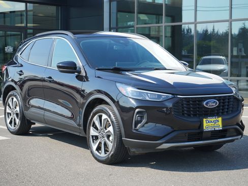 Used 2025 Ford Escape Platinum AWD/4WD image 1