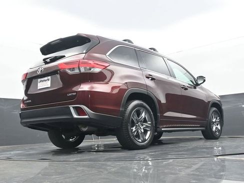 Used 2019 Toyota Highlander Limited Platinum FWD image 26