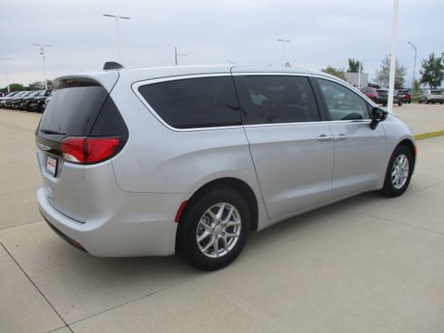 New 2026 Chrysler Voyager LX FWD image 6