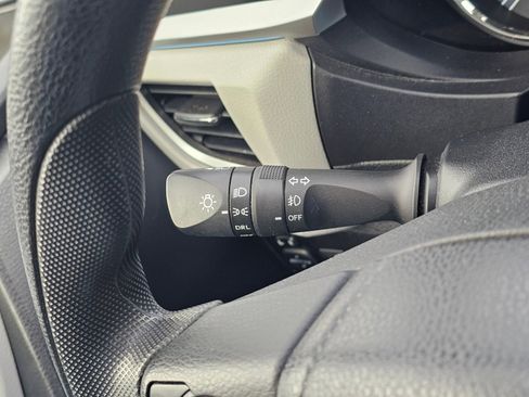 Used 2014 Toyota Corolla LE image 39