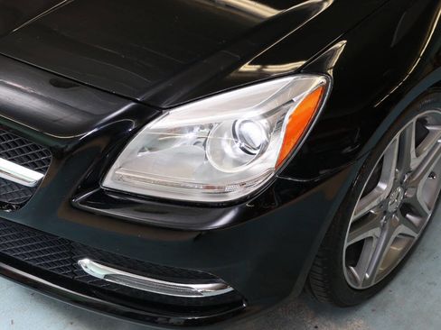 Used 2014 Mercedes-Benz SLK 250 w/ Premium Package image 13