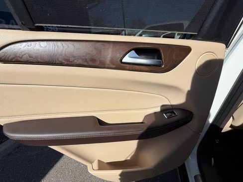 Used 2017 Mercedes-Benz GLE 350 4MATIC w/ Premium 2 Package image 11