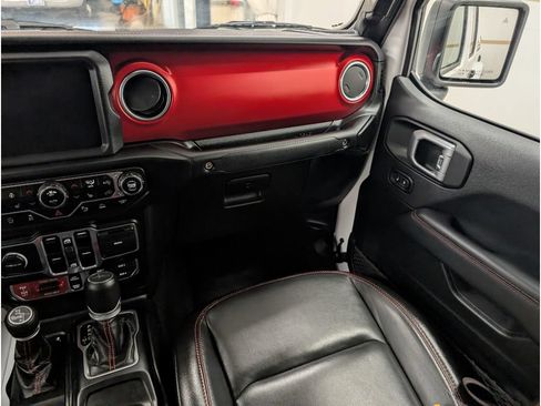 Used 2020 Jeep Gladiator Rubicon w/ Dual Top Group AWD/4WD image 13