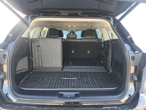 Used 2020 Toyota Highlander XLE image 22