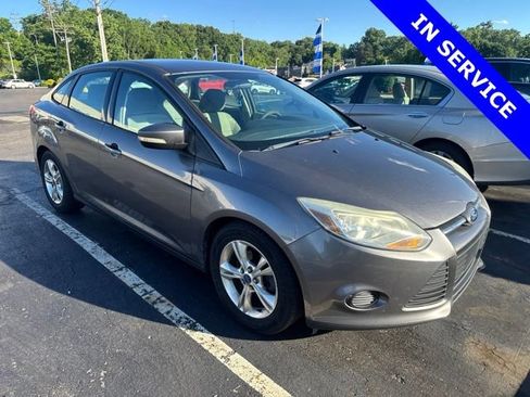 Used 2014 Ford Focus SE FWD image 1
