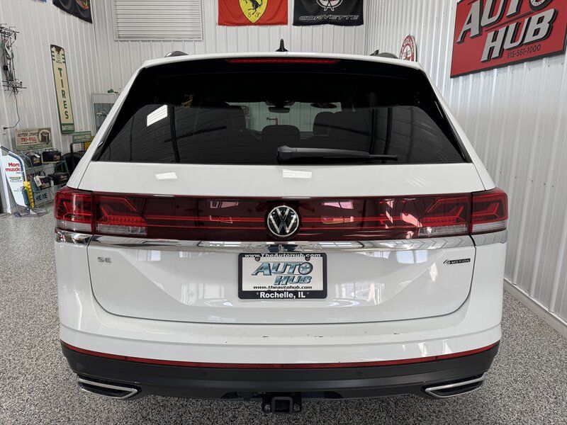 Used 2024 Volkswagen Atlas SE AWD/4WD image 17