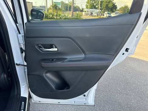 Used 2025 Nissan Kicks SR w/ SR Premium Package FWD image 16