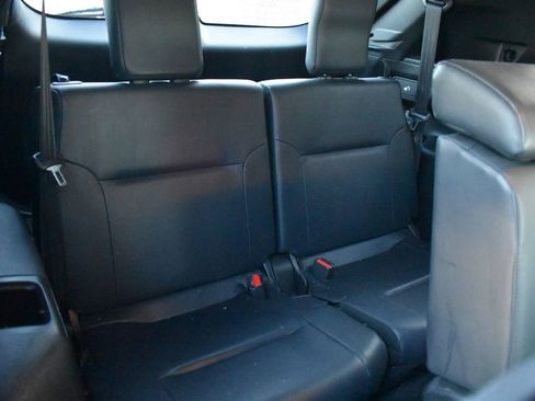 Used 2023 Mitsubishi Outlander SE image 16