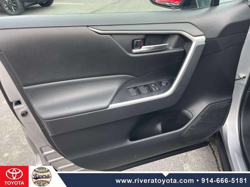 Used 2023 Toyota RAV4 XLE AWD/4WD image 16