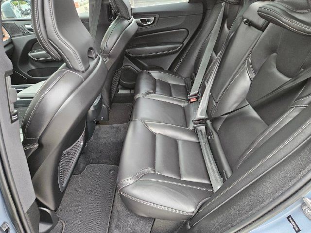 Used 2023 Volvo XC60 B6 Ultimate AWD/4WD image 14