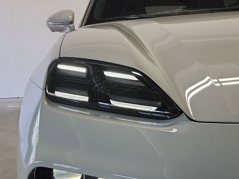 New 2026 Porsche Macan GTS Electric AWD/4WD image 9