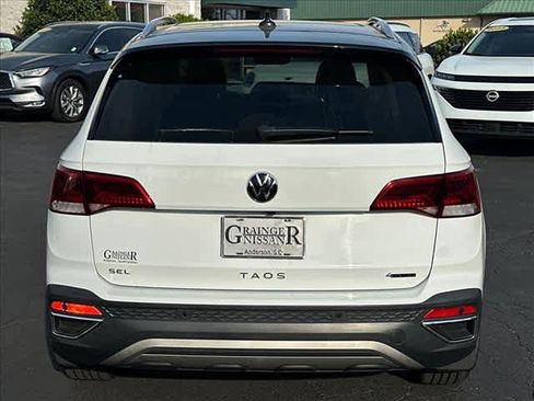 Used 2023 Volkswagen Taos SEL AWD/4WD image 4