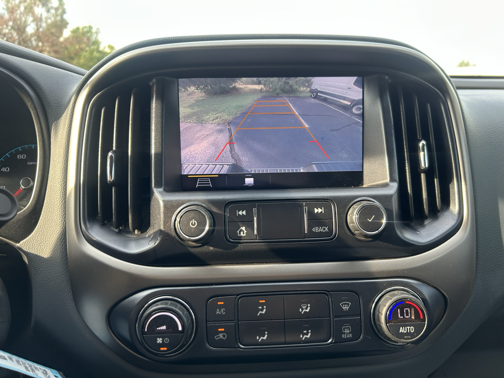 Used 2021 Chevrolet Colorado Z71 AWD/4WD image 25