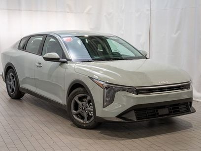New 2025 Kia K4 LXS