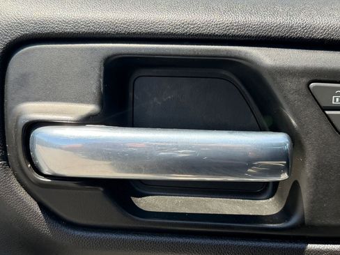 Used 2020 Chevrolet Silverado 1500 Custom w/ Custom Value Package RWD image 13