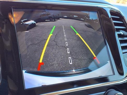 Used 2020 Jeep Grand Cherokee Overland image 12