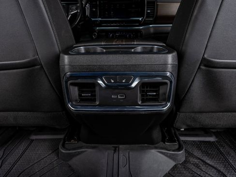 Used 2024 Chevrolet Silverado 3500 High Country image 33