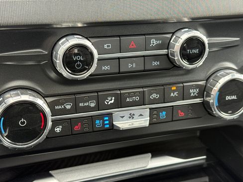 Certified 2025 Ford F350 Platinum AWD/4WD image 20