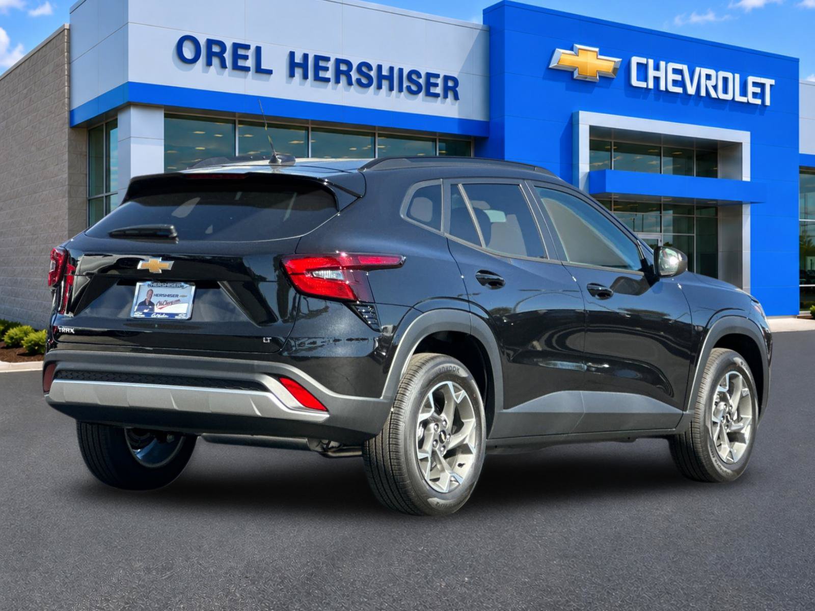 New 2026 Chevrolet Trax LT w/ LT Convenience Package FWD image 4
