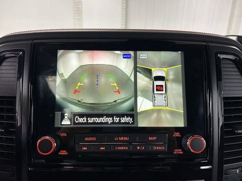 Used 2021 Nissan Titan PRO-4X w/ Pro-4x Convenience Package AWD/4WD image 15