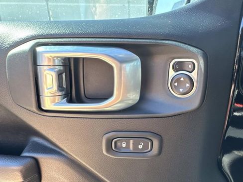 Used 2024 Jeep Wrangler Willys image 14