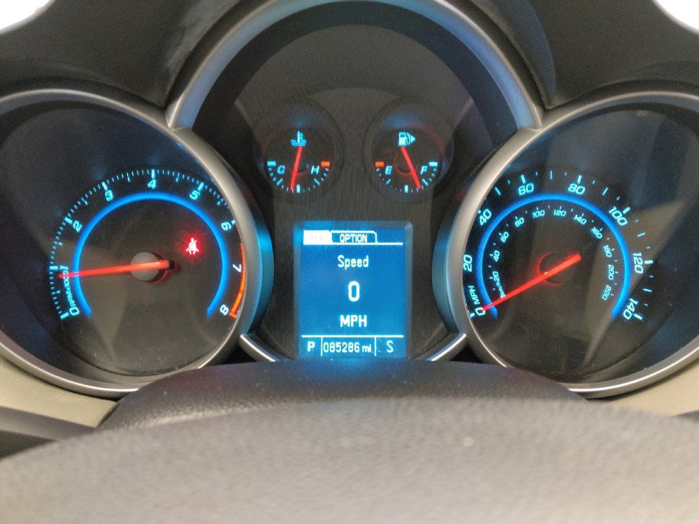 Used 2014 Chevrolet Cruze LS FWD image 23