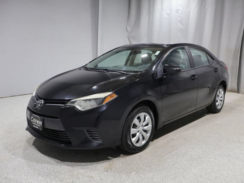 Used 2015 Toyota Corolla LE FWD image 5
